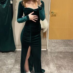 green velvet long sleeve bodycon dress